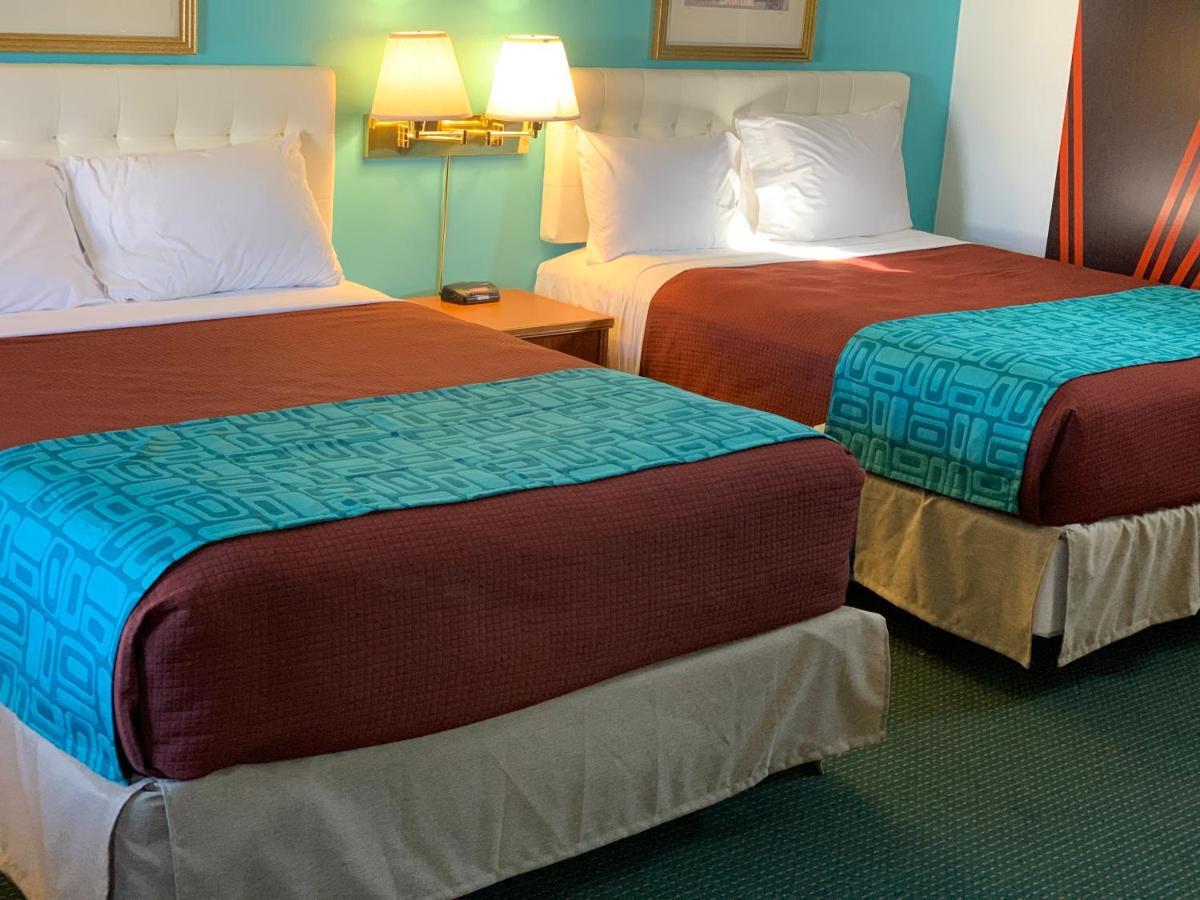 Howard Johnson By Wyndham Williamstown Eksteriør bilde